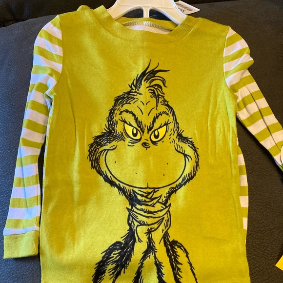 ONLY ONE 3T LEFT! NEW THE GRINCH GREEN STRIPED CHRISTMAS PAJAMAS - Picture 5 of 10